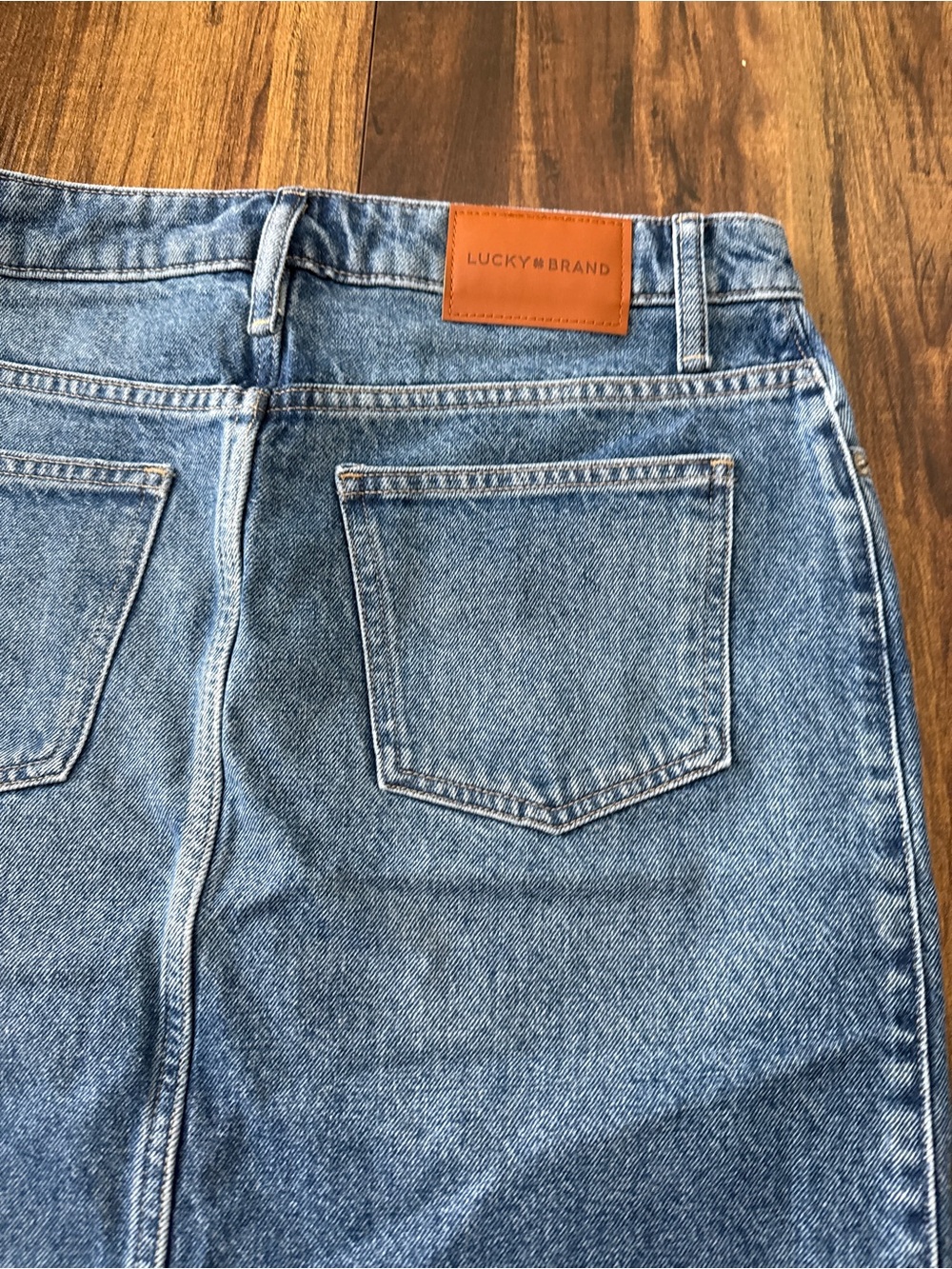 Lucky Brand Denim Pencil Skirt in Medium Blue- midi Jean skirt like new - Picture 7 of 9